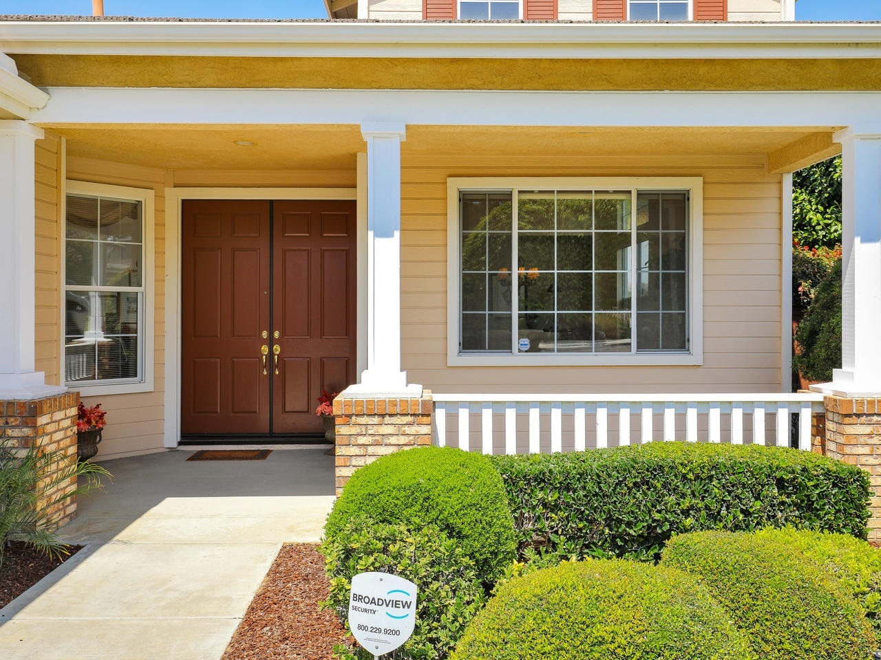 3472 Corte Clarita Carlsbad, CA 92009 - Photo 3 of 24