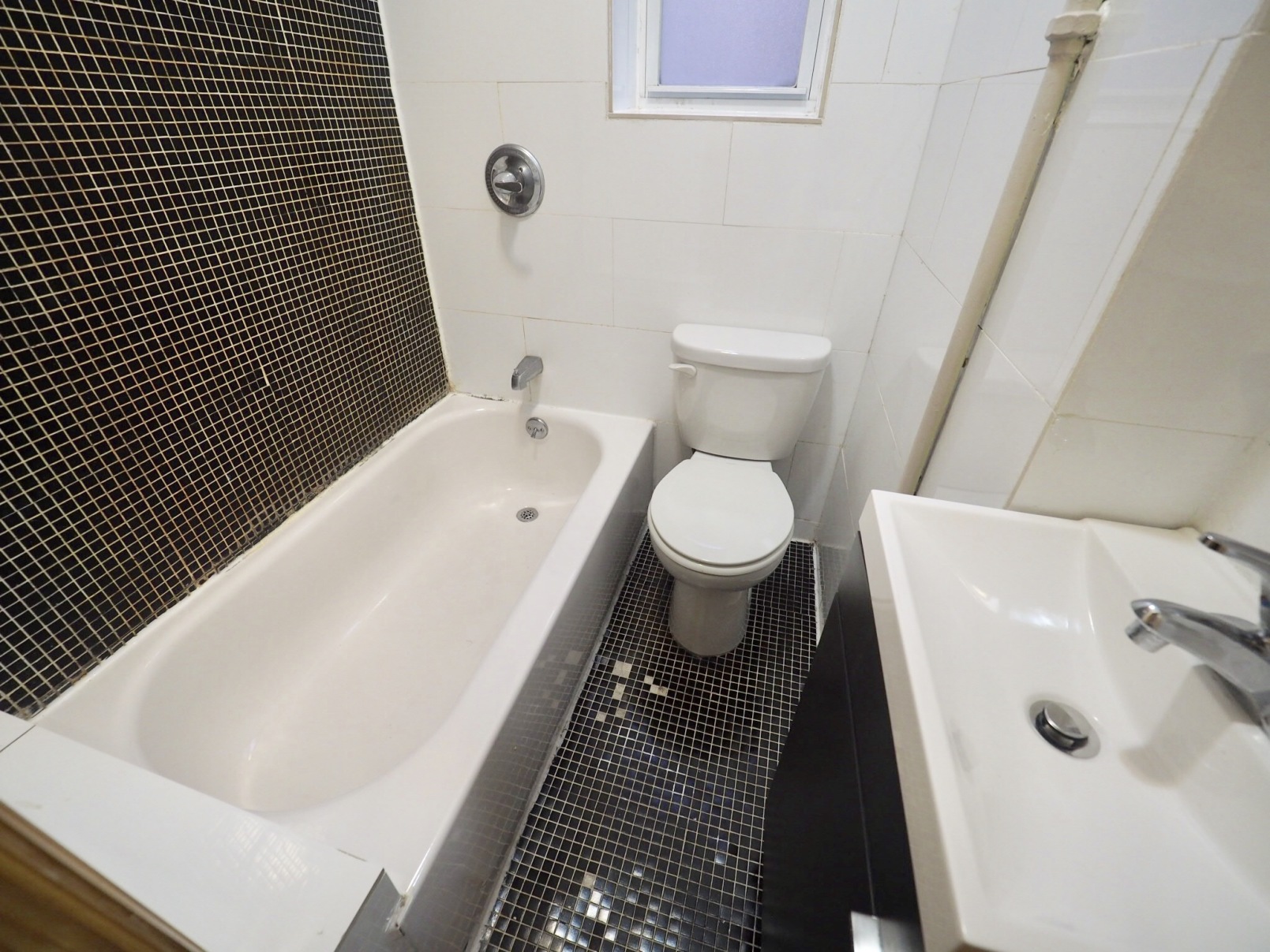 31-18 41st Street, Unit 2R Queens, NY 11103 - Photo 11 of 11