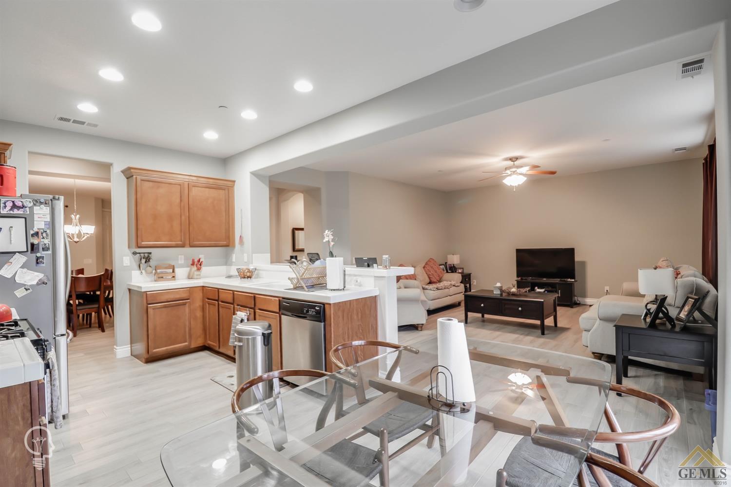 10815 Mountainside Drive Bakersfield, CA 93306 - Photo 13 of 35