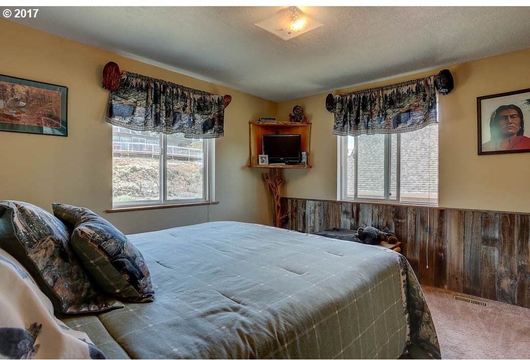 12416 Southeast Vista Loop Prineville, OR 97754 - Photo 10 of 18