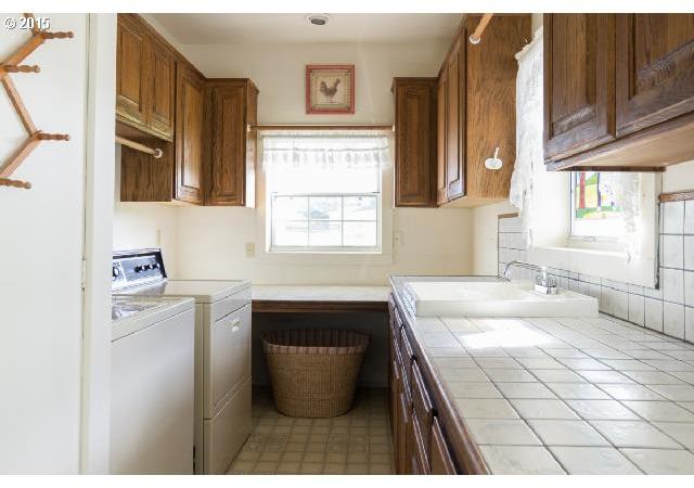 387 Old Brockway Road Winston, OR 97496 - Photo 13 of 16 Gallery Image 13
