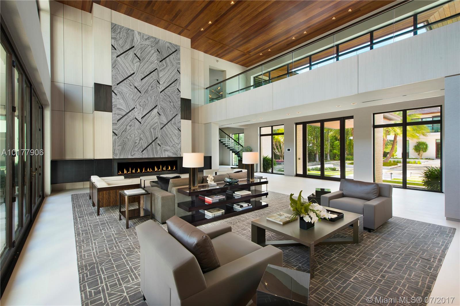 4609 Pine Tree Drive Miami Beach, FL 33140 - Photo 4 of 16