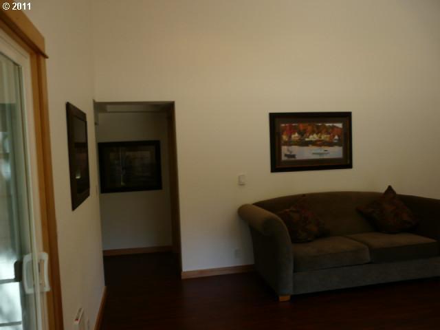 2297 Tucker Road Hood River, OR 97031 - Photo 13 of 15