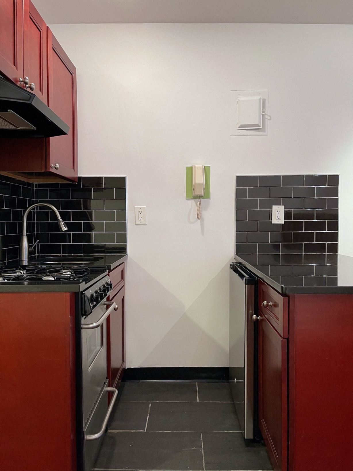 47 Jane Street, Unit 4 Manhattan, NY 10014 - Photo 1 of 7