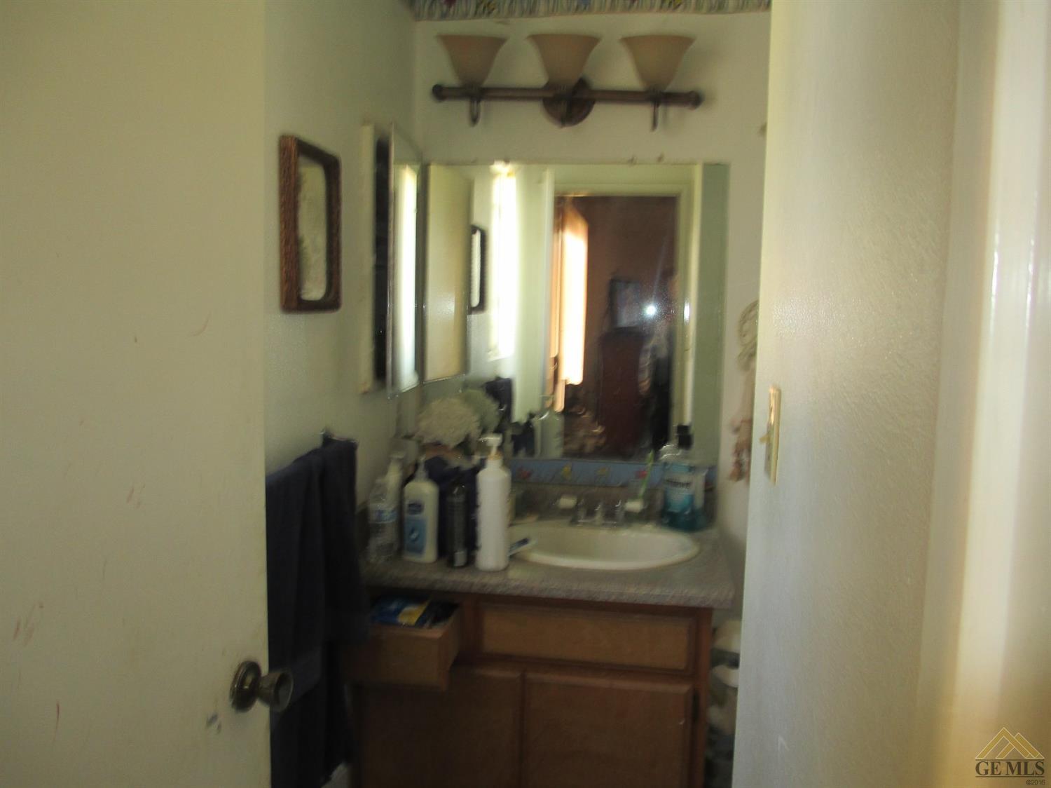 7508 Segrue Road Lamont, CA 93241 - Photo 12 of 16