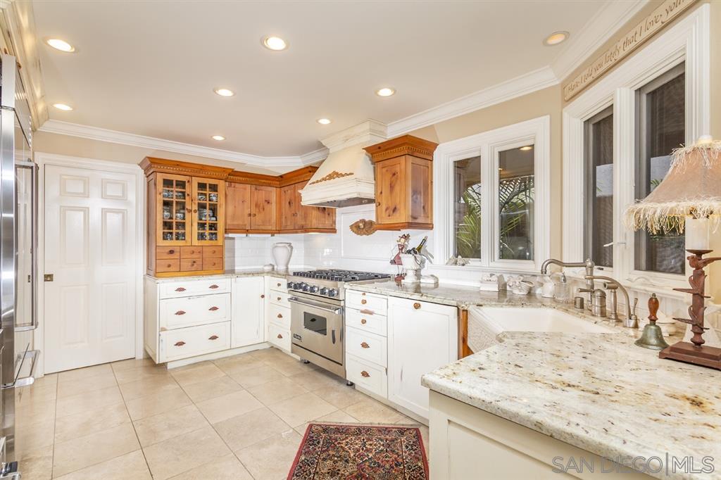 12 Buccaneer Way Coronado, CA 92118 - Photo 4 of 23