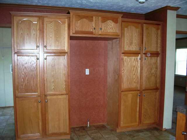 347 Baylor Road Senatobia, MS 38668 - Photo 9 of 19 Lots of cabinets in this kitchen.