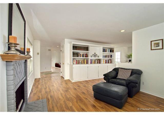243 Ridge Terrace Encinitas, CA 92024 - Photo 11 of 25
