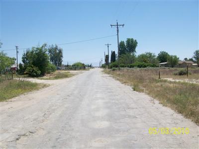 17 Noble Road Bakersfield, CA 93314 - Photo 3 of 4