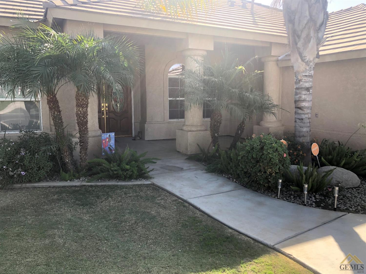 4311 Cimarron Ridge Drive Bakersfield, CA 93313 - Photo 2 of 19