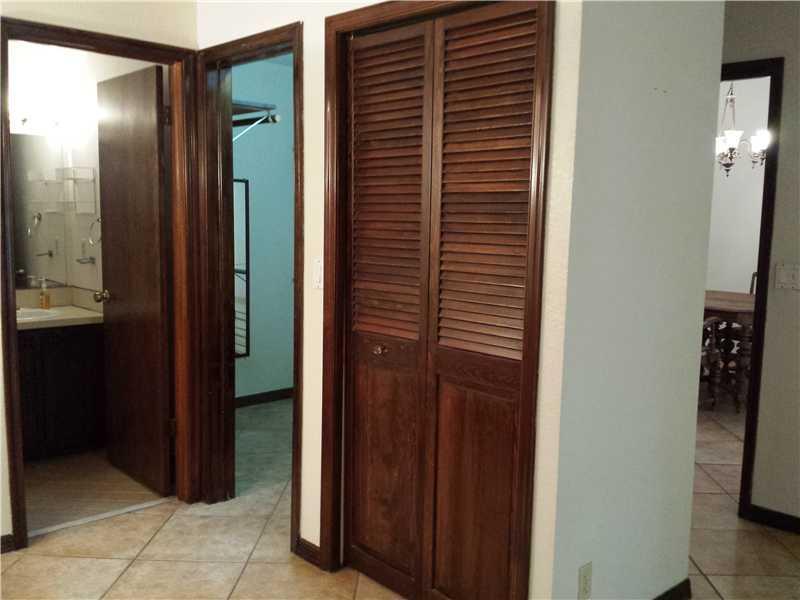 Springtree Lakes Sunrise, FL 33351 - Photo 13 of 28
