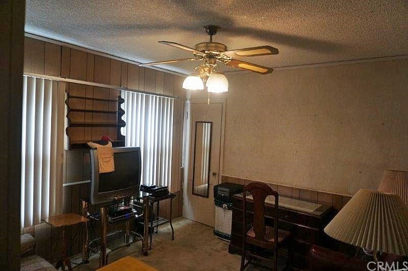 2107 West 84th Place Los Angeles, CA 90047 - Photo 14 of 30