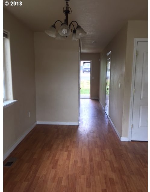 1295 Southwest 12th Street Pendleton, OR 97801 - Photo 6 of 16