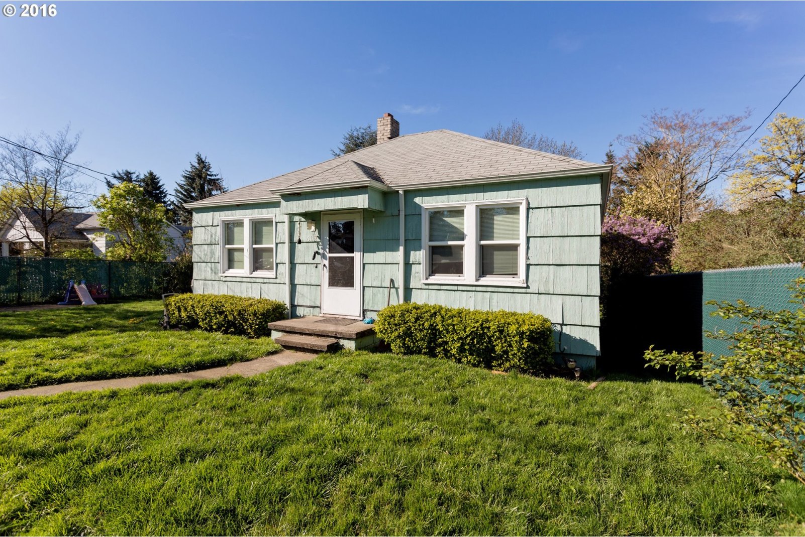 6147 Northeast Failing Street Portland, OR 97213 - Photo 2 of 23
