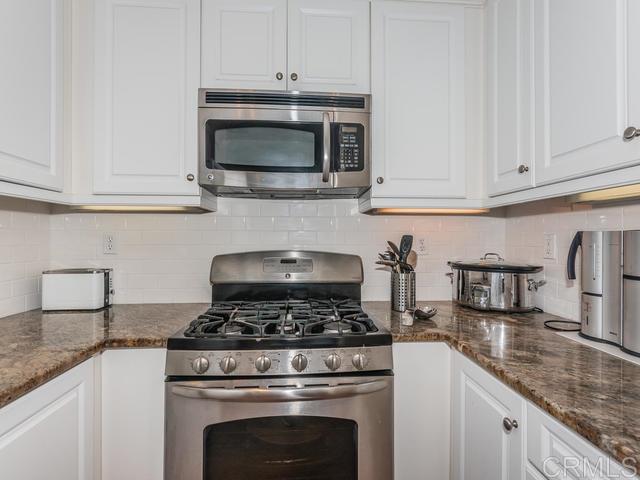 3695 Jetty Point Carlsbad, CA 92010 - Photo 6 of 25 granite countertops stainless steel appliances.