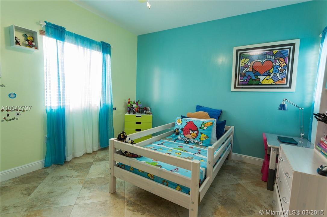 1608 Southwest 154th Court Miami, FL 33185 - Photo 12 of 24