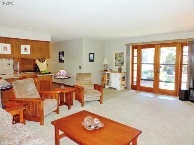 6105 Southwest Huber Street Portland, OR 97219 - Photo 14 of 15 Gallery Image 14