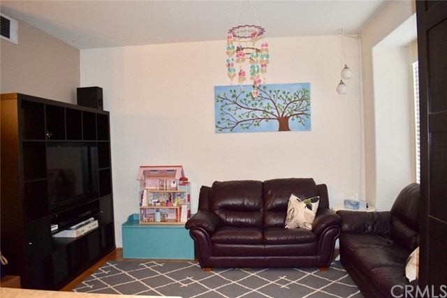 910 Timberwood Irvine, CA 92620 - Photo 12 of 26