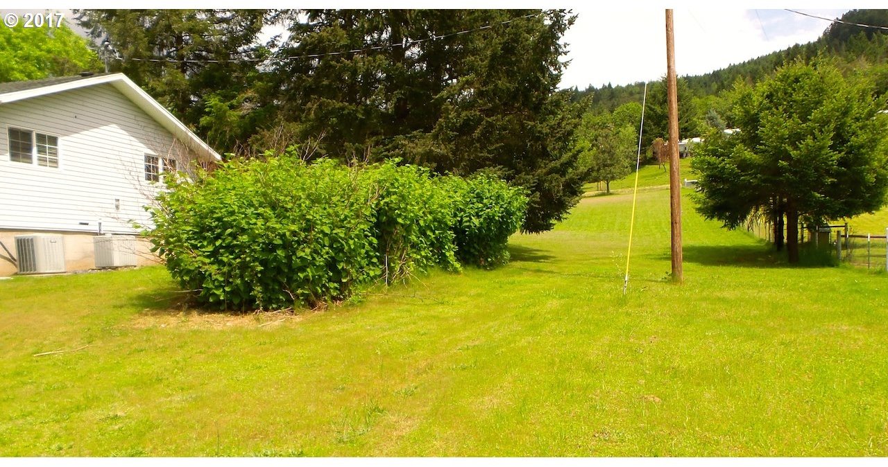 949 Rice Creek Road Winston, OR 97496 - Photo 25 of 28
