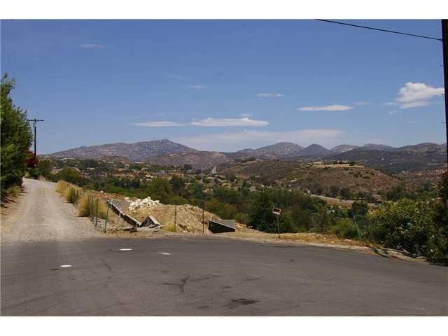 13827 Belvedere Drive Poway, CA 92064 - Photo 2 of 24 Cul-de-sac lot