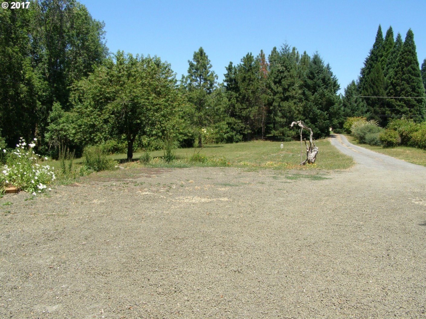 1890 Del Rio Road Roseburg, OR 97471 - Photo 28 of 32 Gallery Image 28