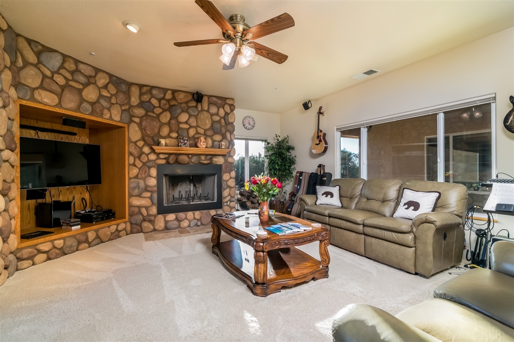 15120 Moonglow Drive Ramona, CA 92065 - Photo 6 of 25