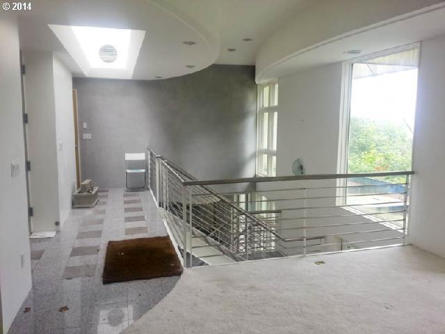 424 Northwest MacLeay Boulevard Portland, OR 97210 - Photo 3 of 16