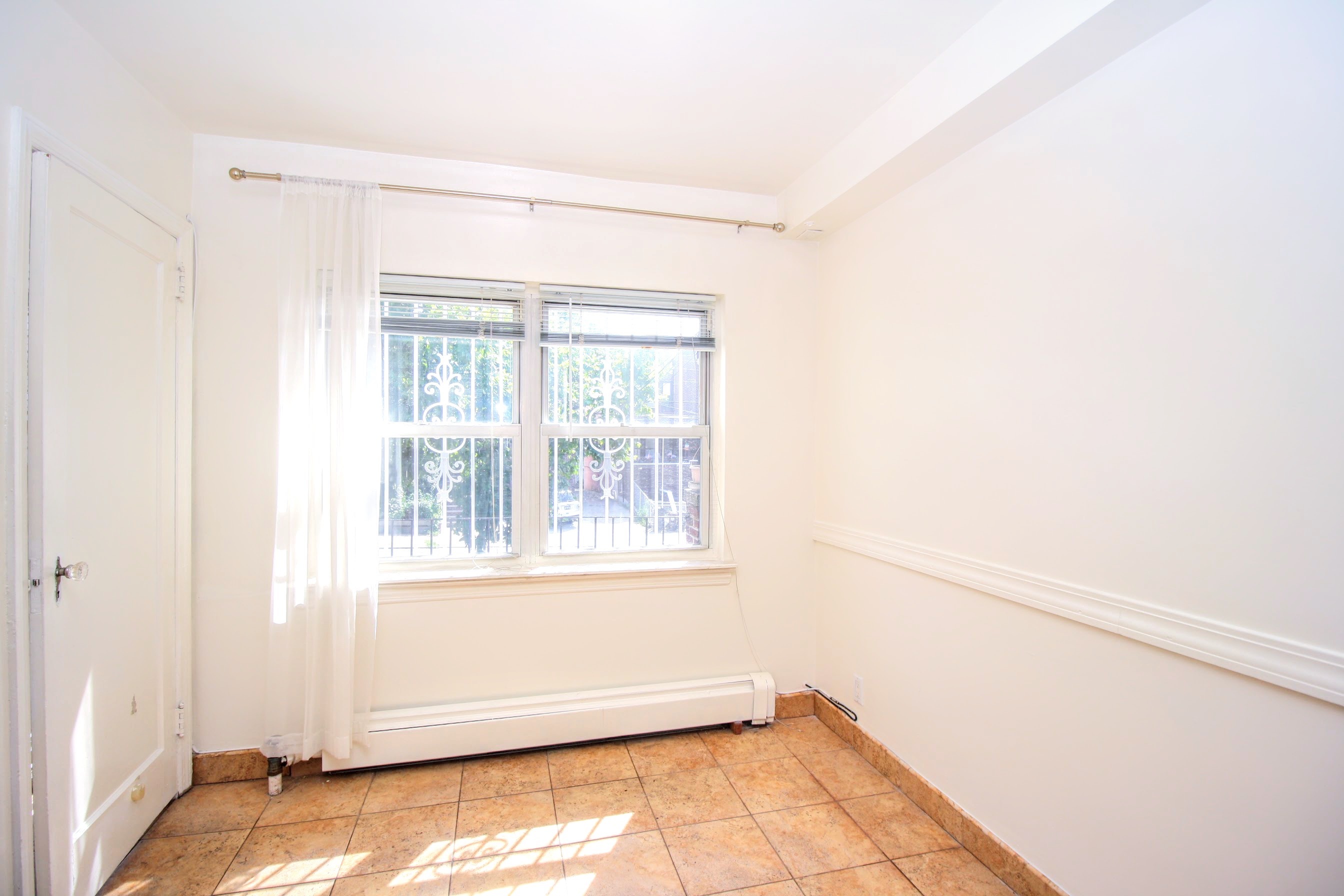 50-30 39th Place, Unit 2 Queens, NY 11104 - Photo 3 of 9