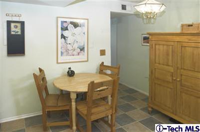 1717 Scott Road, Unit L Burbank, CA 91504 - Photo 4 of 8 Gallery Image 4
