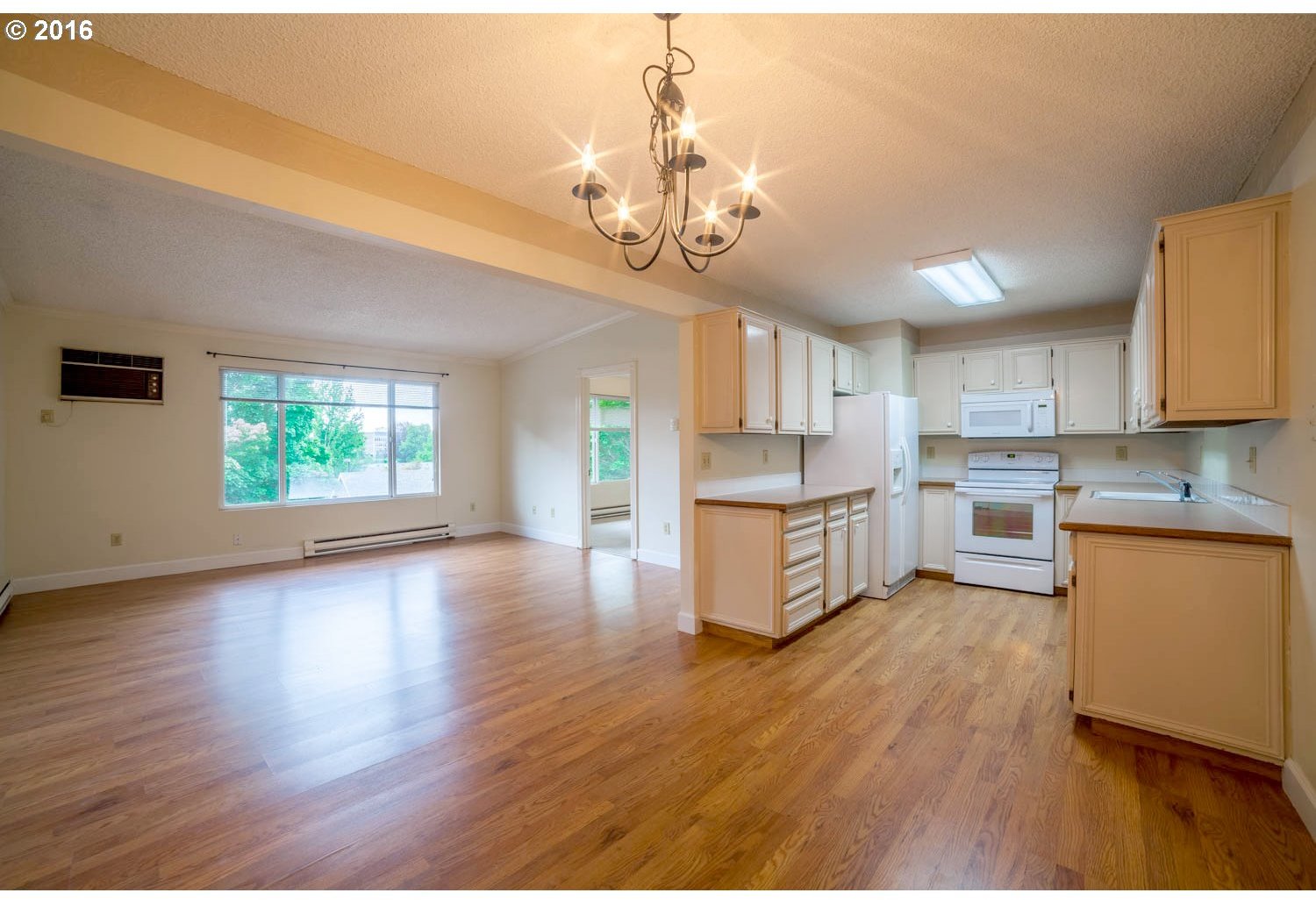 1727 Northeast Multnomah Street, Unit 12 Portland, OR 97232 - Photo 3 of 19