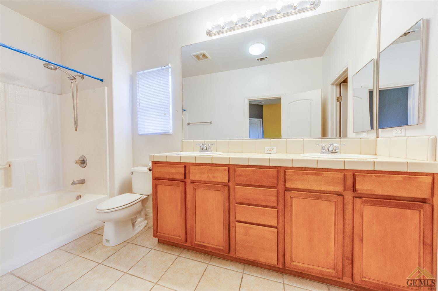 3106 Crescent Ridge Street Bakersfield, CA 93313 - Photo 20 of 34 Gallery Image 20