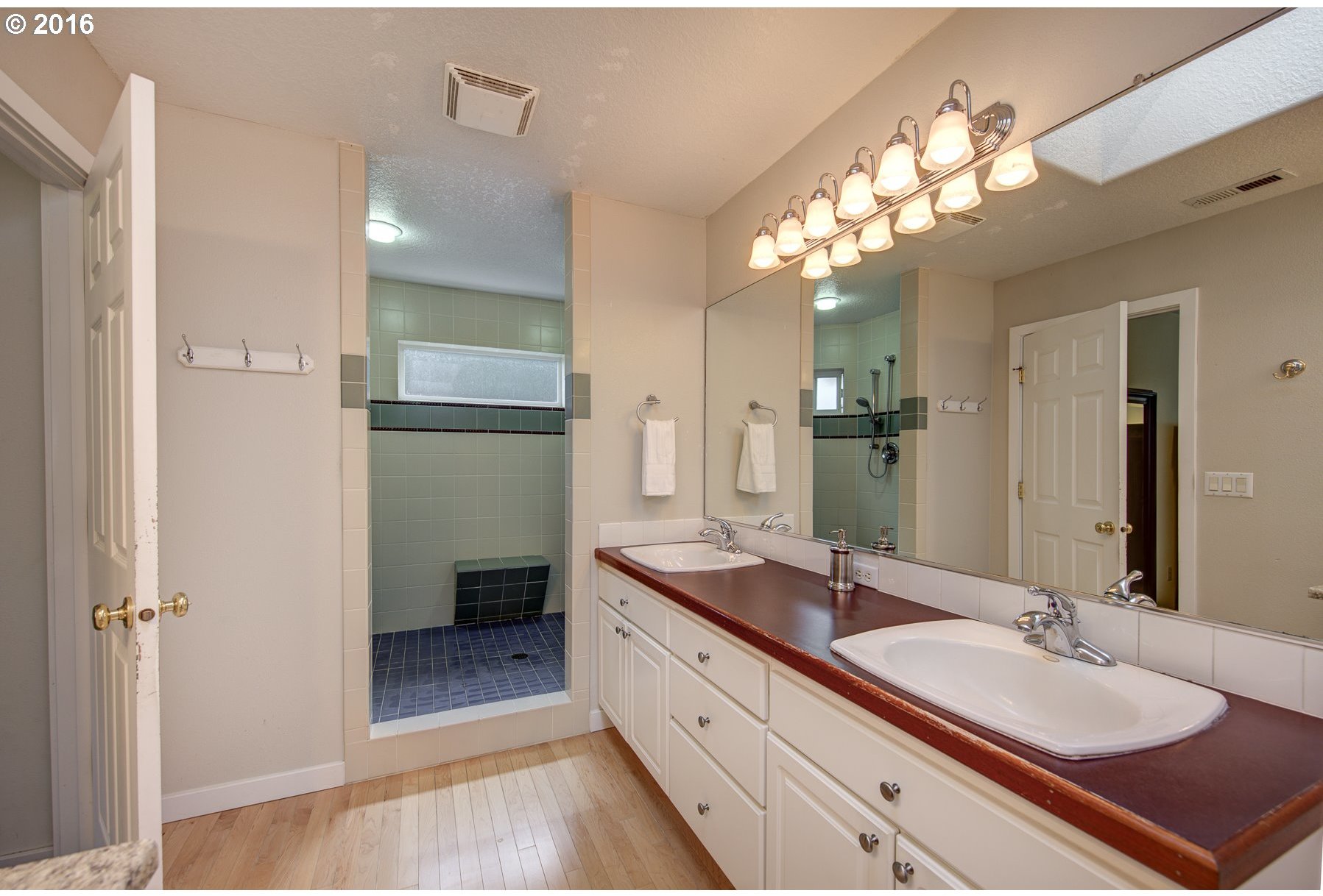 4418 Southwest Pasadena Street Portland, OR 97219 - Photo 23 of 27 Gallery Image 23