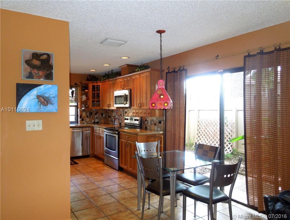 134 Greens Road Hollywood, FL 33021 - Photo 10 of 28 Gallery Image 10