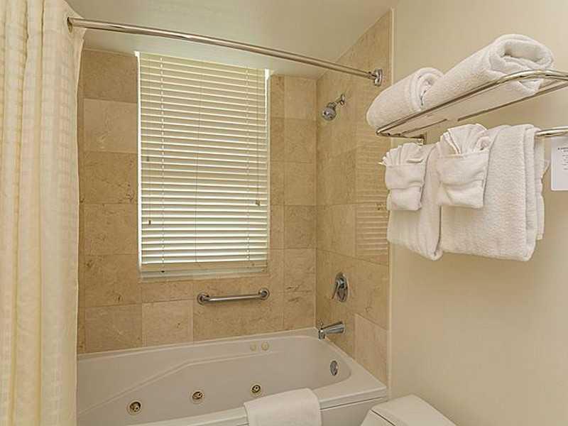 2889 McFarlane Road, Unit 1117 Miami, FL 33133 - Photo 9 of 14 Gallery Image 9