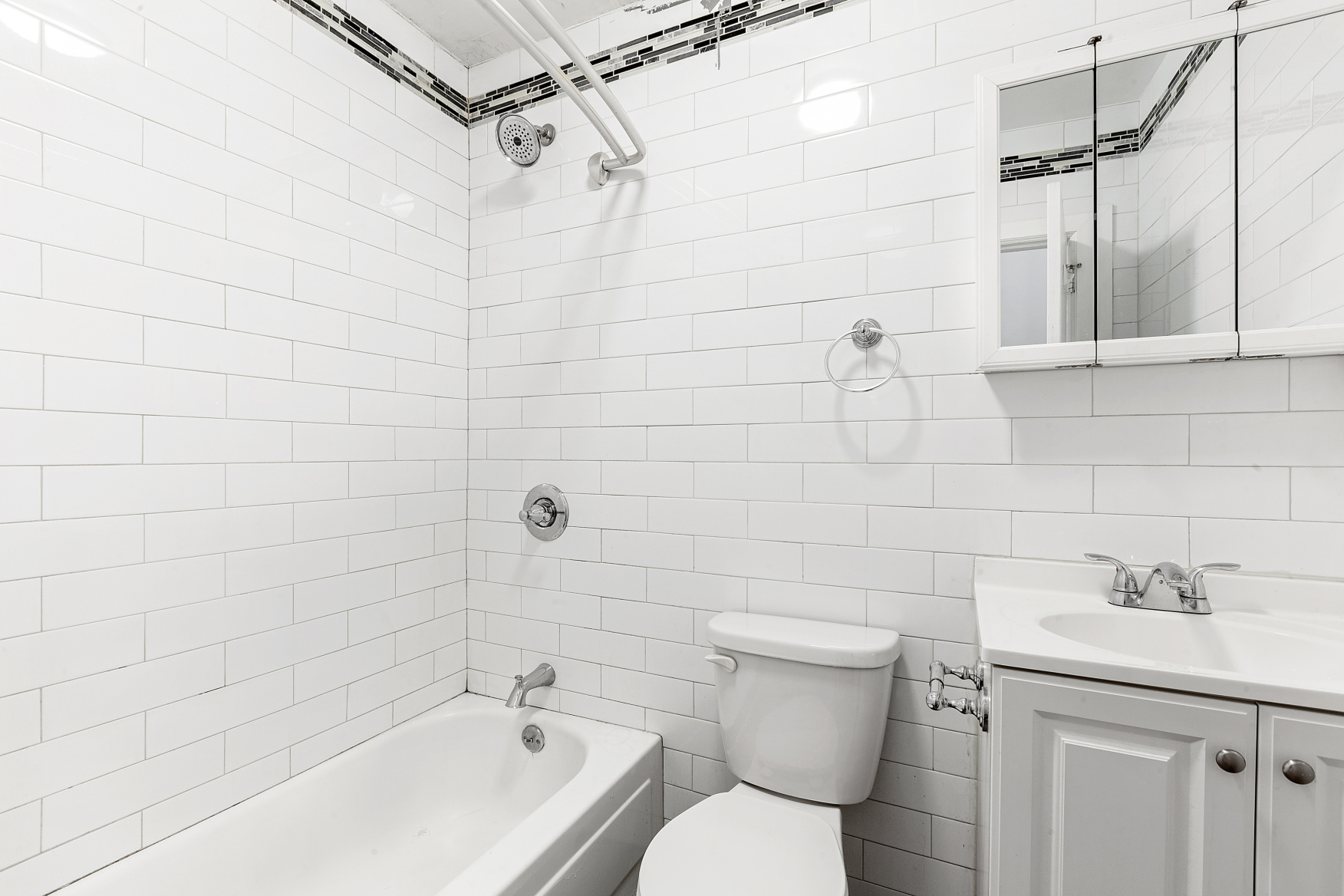 346 West 52nd Street, Unit 2A Manhattan, NY 10019 - Photo 4 of 4