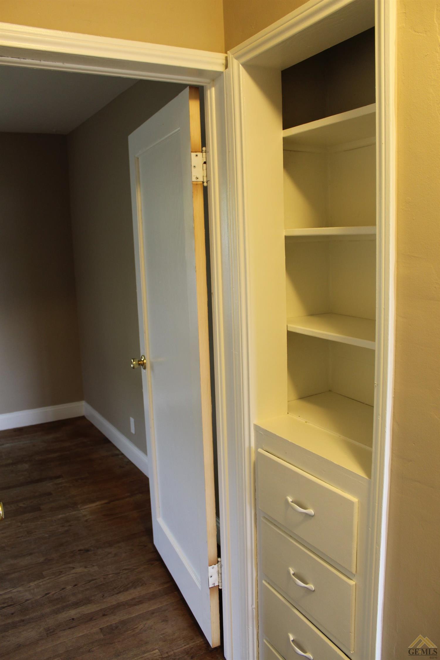 431 Sequoia Drive Bakersfield, CA 93308 - Photo 10 of 13