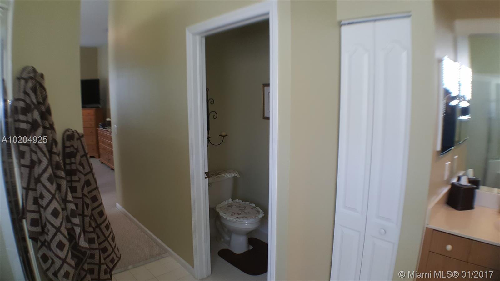 Encantada Pembroke Pines, FL 33029 - Photo 14 of 32