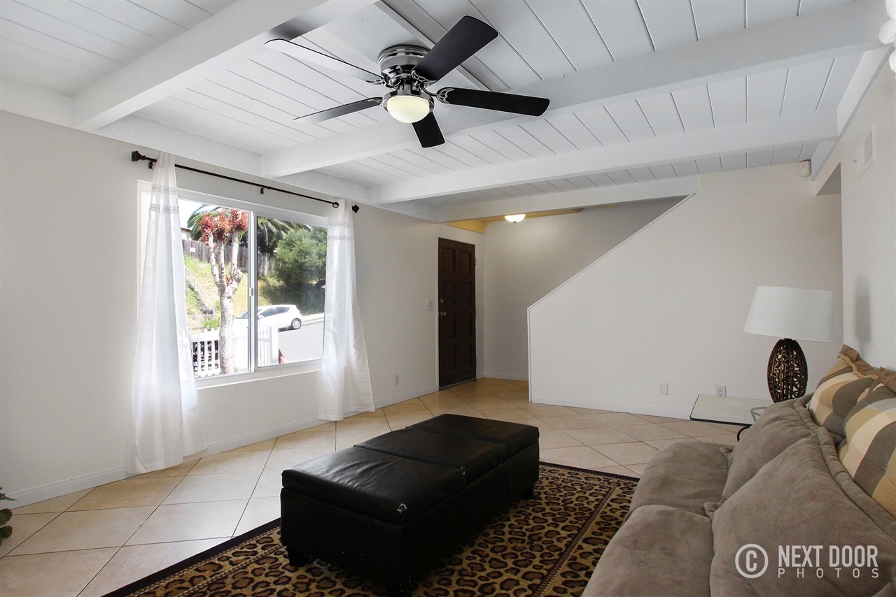 809 Raintree Place Vista, CA 92084 - Photo 4 of 25 Gallery Image 4