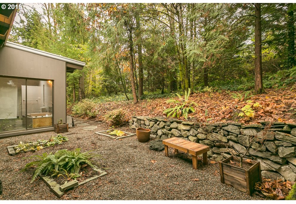 6433 Southwest Laber Road Portland, OR 97221 - Photo 19 of 27