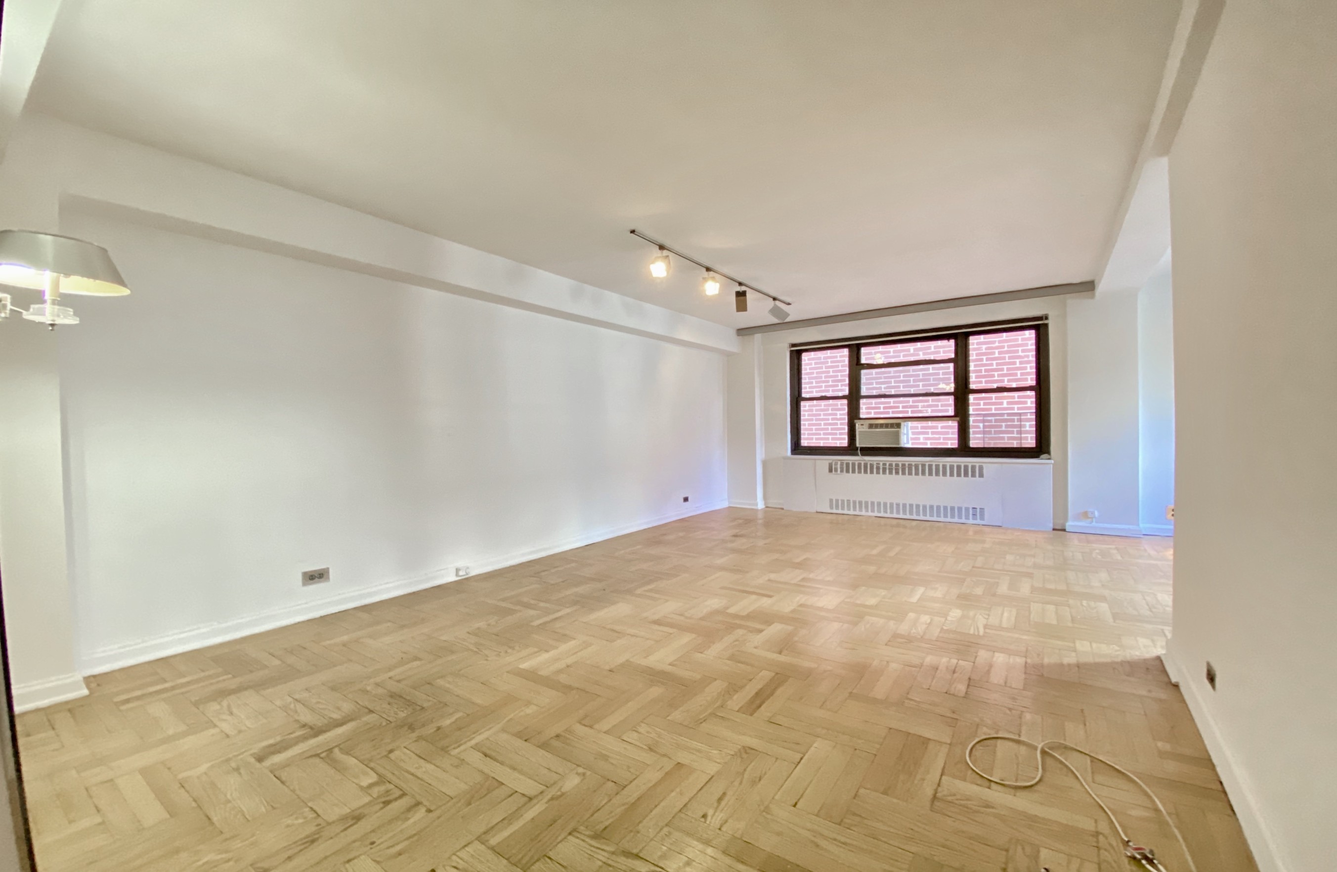 135 East 54th Street, Unit 12J Manhattan, NY 10022 - Photo 4 of 11