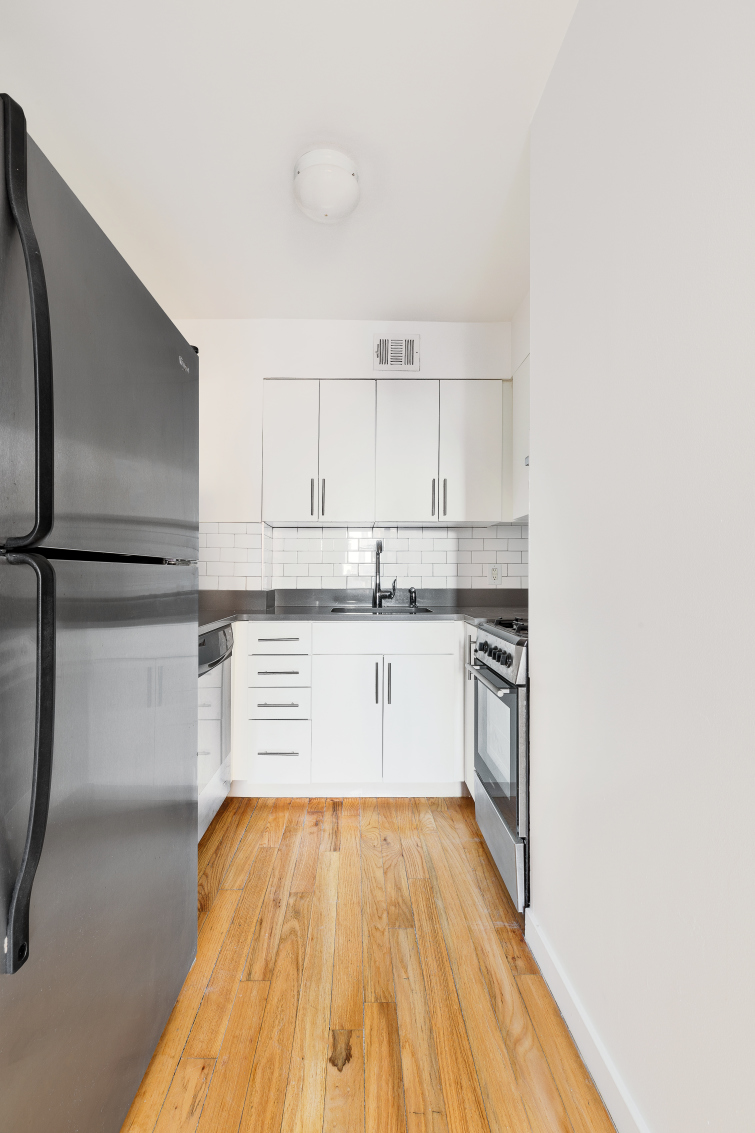 60 West 14th Street, Unit 7A Manhattan, NY 10011 - Photo 4 of 11