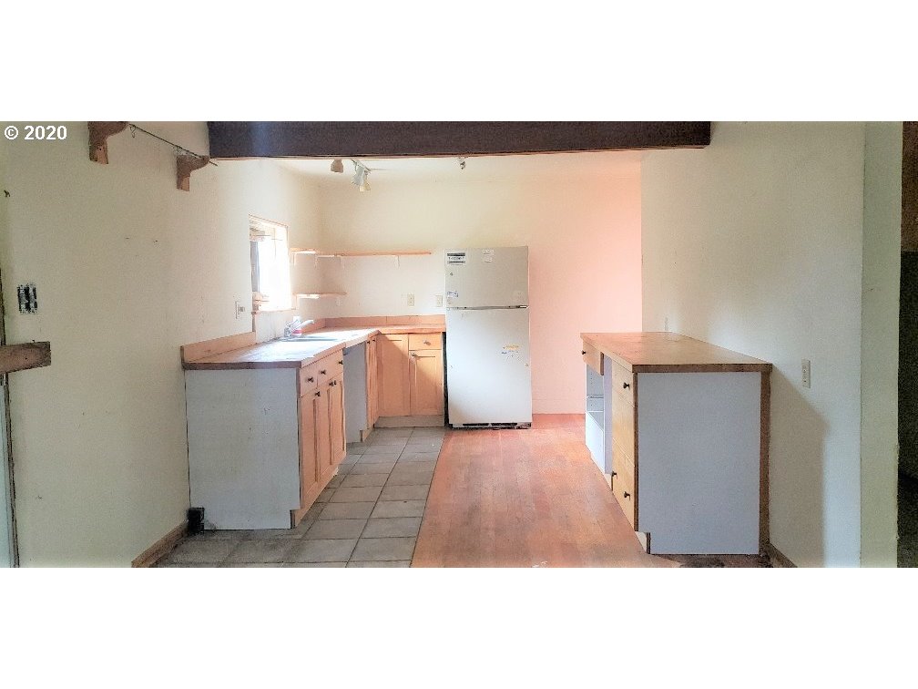 1094 A Street Springfield, OR 97477 - Photo 10 of 18 Gallery Image 10