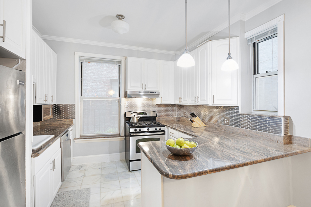 208 West 85th Street, Unit 2W Manhattan, NY 10024 - Photo 3 of 8