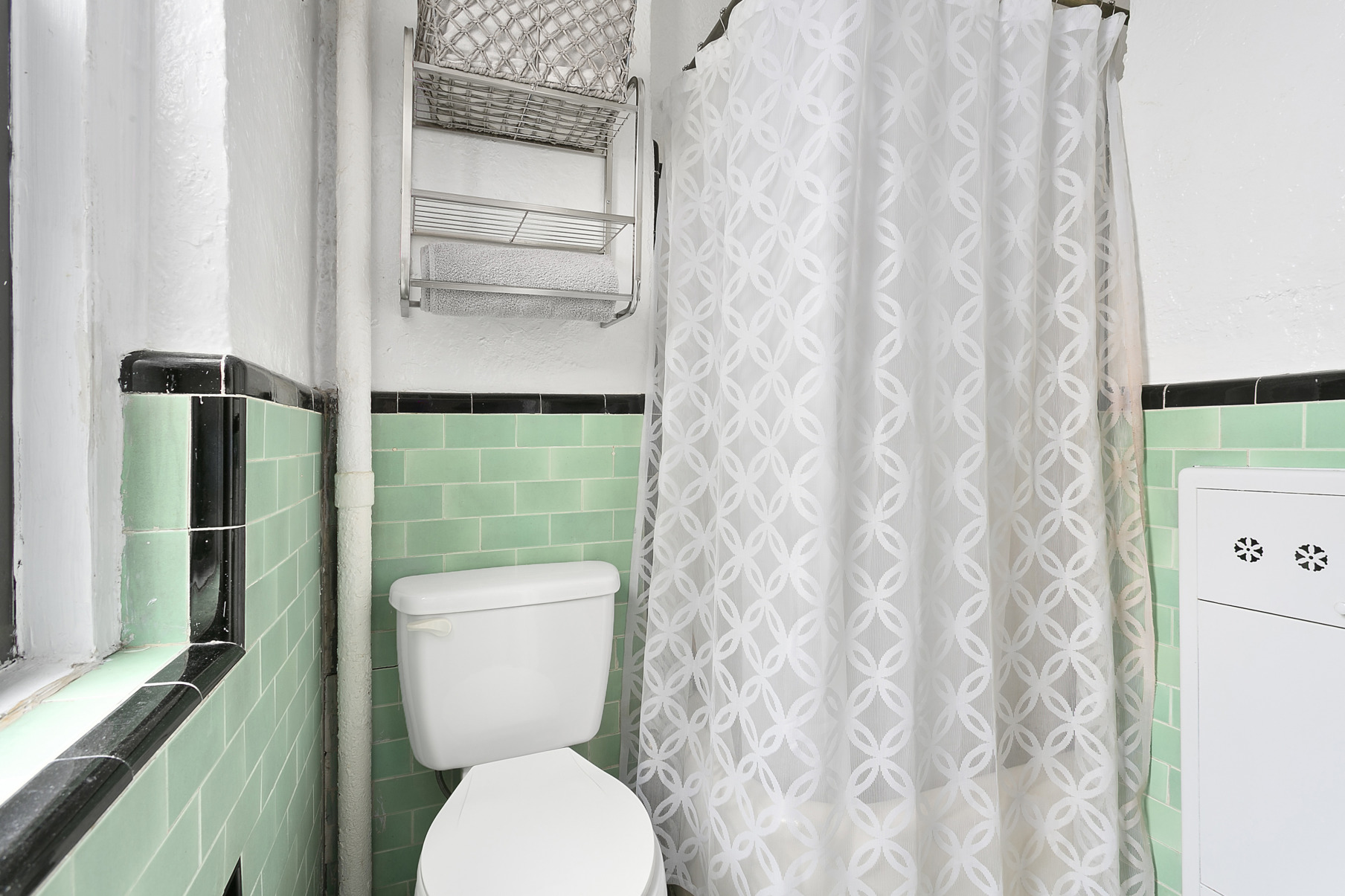 22 Grove Street, Unit 6D Manhattan, NY 10014 - Photo 4 of 7