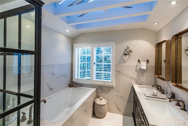 8809 Evanview Drive Los Angeles, CA 90069 - Photo 33 of 46