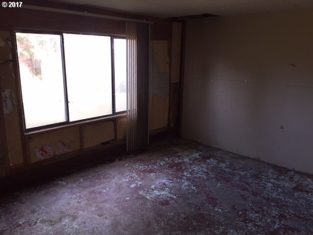 2689 Bowman Road Reedsport, OR 97467 - Photo 14 of 15 Gallery Image 14