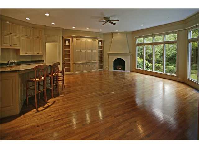 175 Waring Road Memphis, TN 38117 - Photo 6 of 12 Huge kitchen-hearth room overlooks backyard.