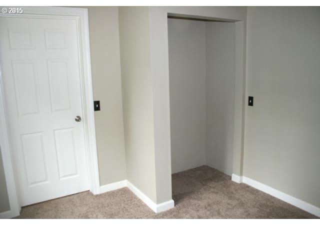 5405 Southwest Taylors Ferry Road Portland, OR 97219 - Photo 10 of 16