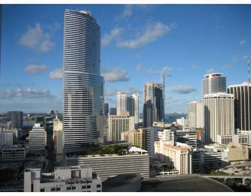 31 Southeast 5th Street, Unit 1402 Miami, FL 33131 - Photo 2 of 11