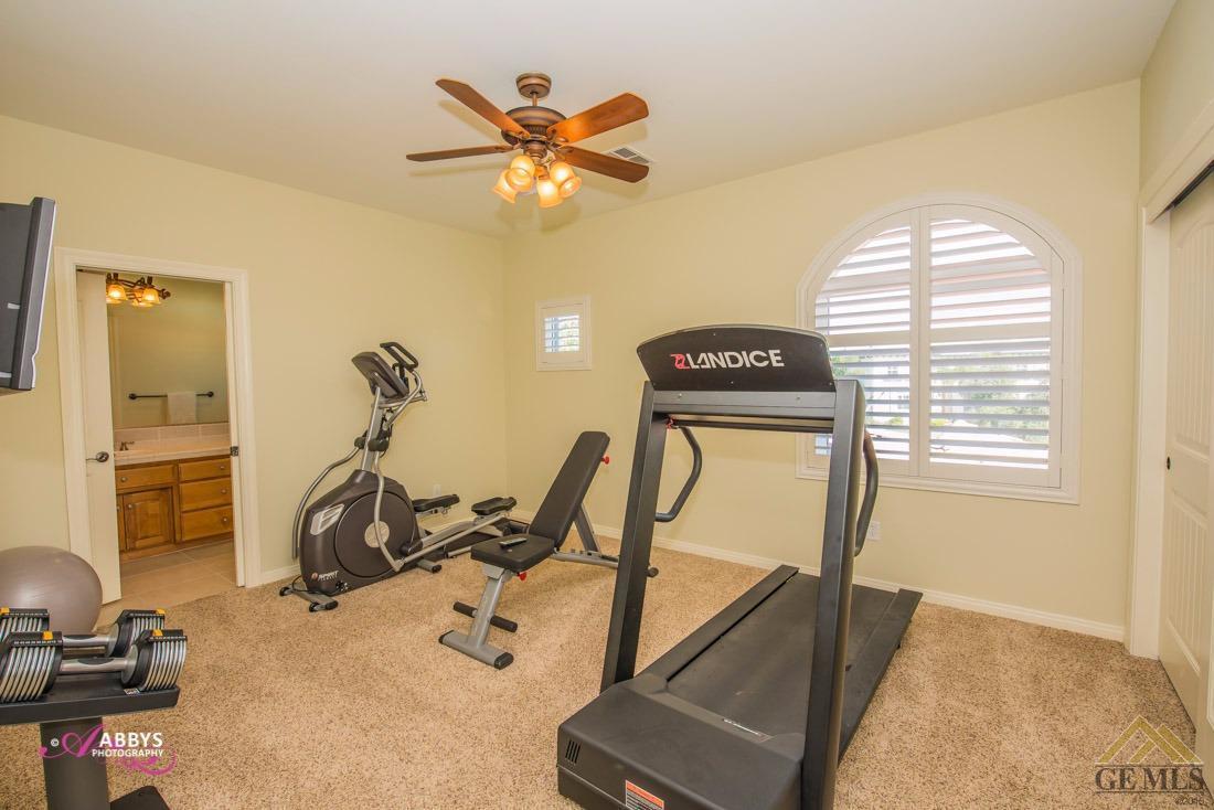 13407 Raphael Avenue Bakersfield, CA 93306 - Photo 28 of 40